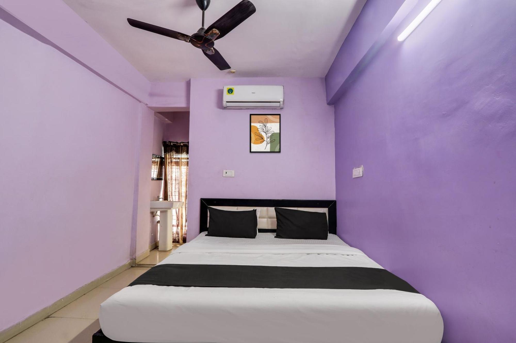 โอโย 71906 แกรนด์ โฮเทล แอนด์ ลอดจ์ Hotel Sangareddy ภายนอก รูปภาพ