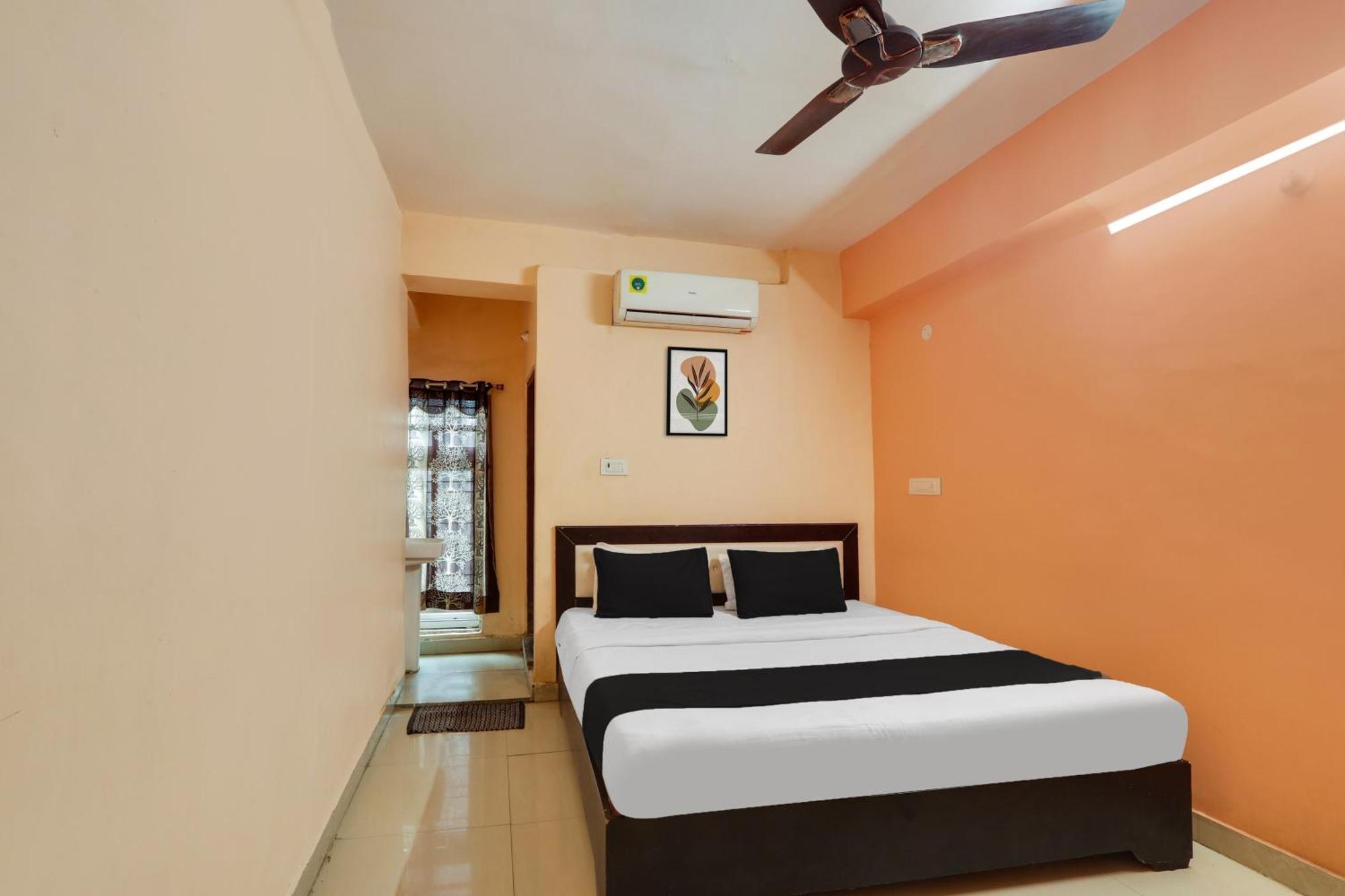 โอโย 71906 แกรนด์ โฮเทล แอนด์ ลอดจ์ Hotel Sangareddy ภายนอก รูปภาพ