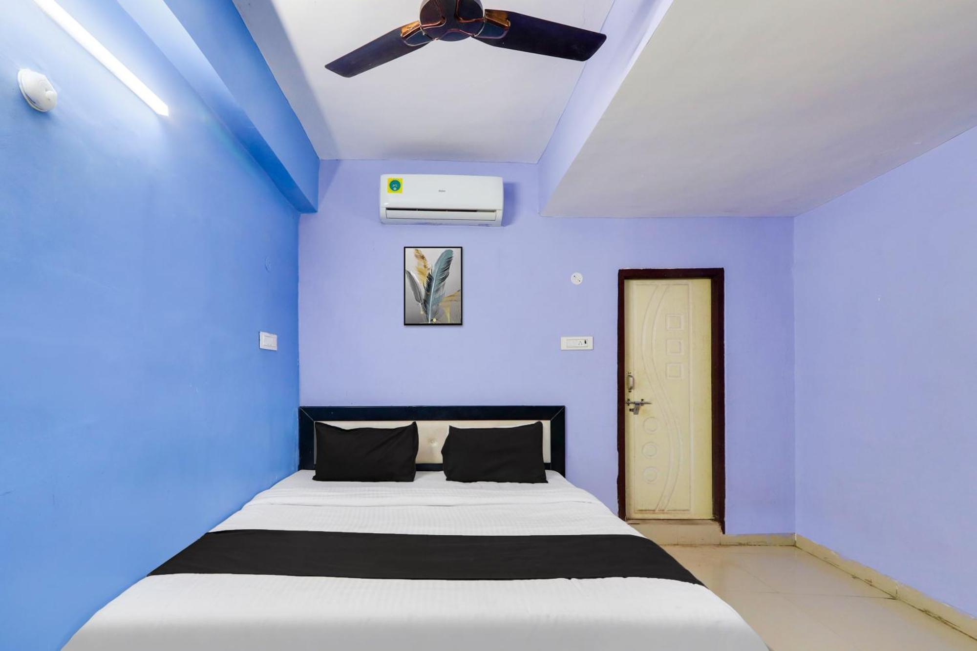 โอโย 71906 แกรนด์ โฮเทล แอนด์ ลอดจ์ Hotel Sangareddy ภายนอก รูปภาพ