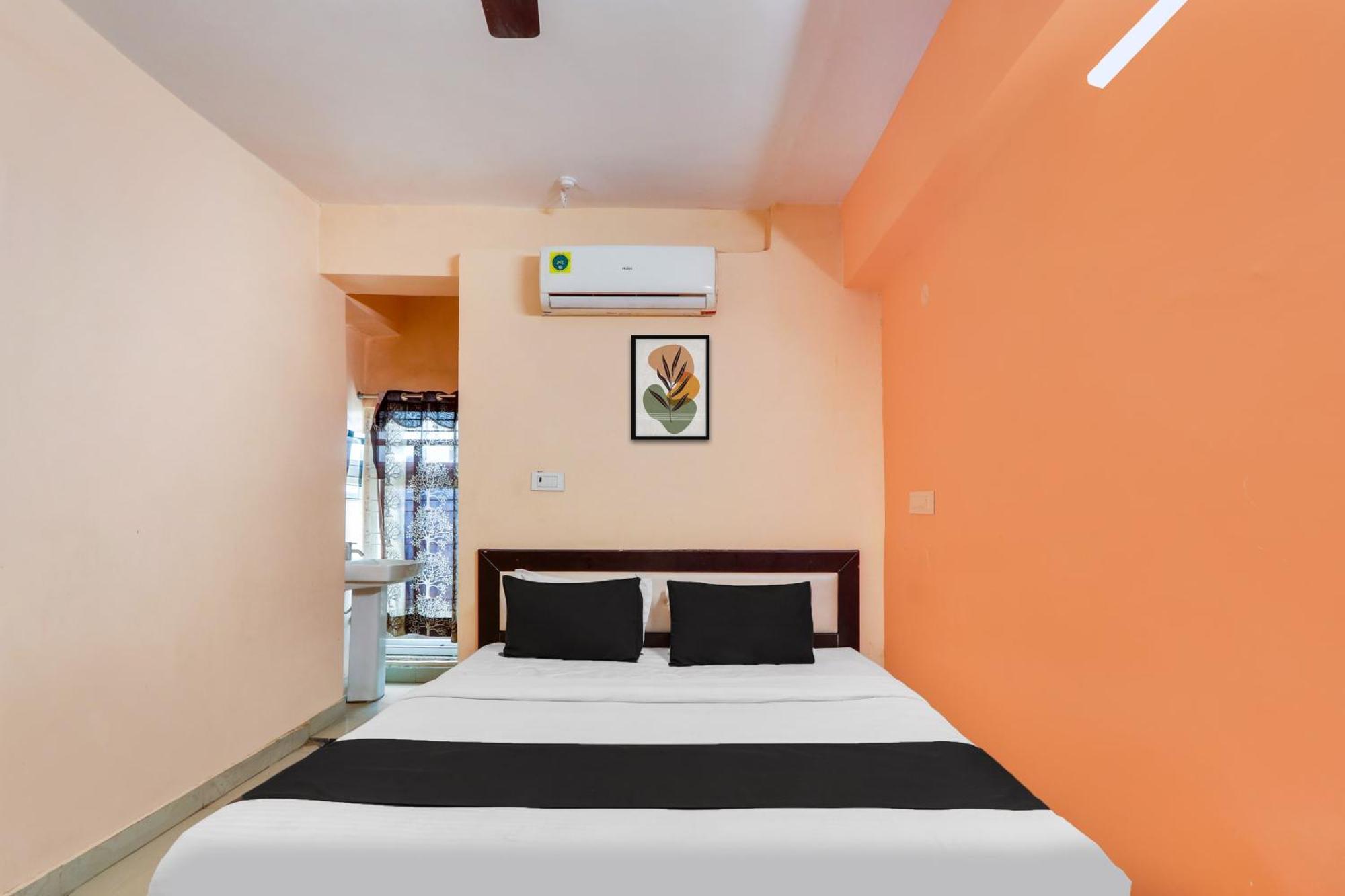 โอโย 71906 แกรนด์ โฮเทล แอนด์ ลอดจ์ Hotel Sangareddy ภายนอก รูปภาพ
