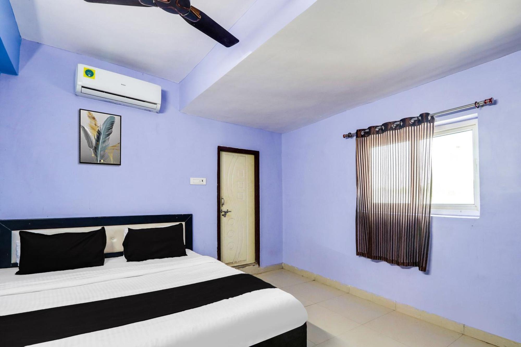 โอโย 71906 แกรนด์ โฮเทล แอนด์ ลอดจ์ Hotel Sangareddy ภายนอก รูปภาพ